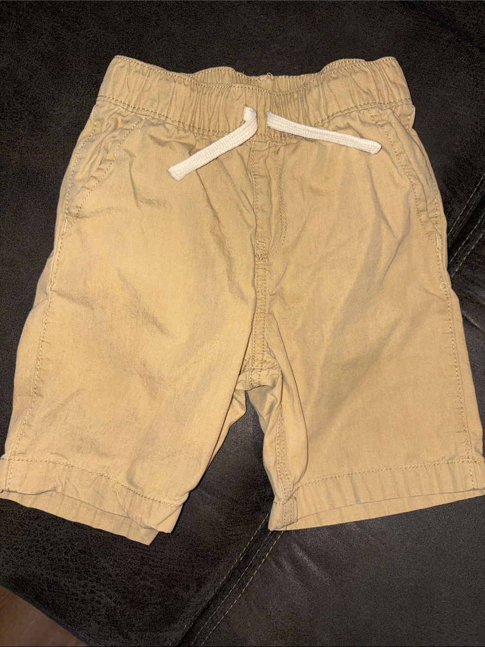 3/$20! Boys 4t shorts khaki The Children's Place Khaki Drawstring Kids' Shorts